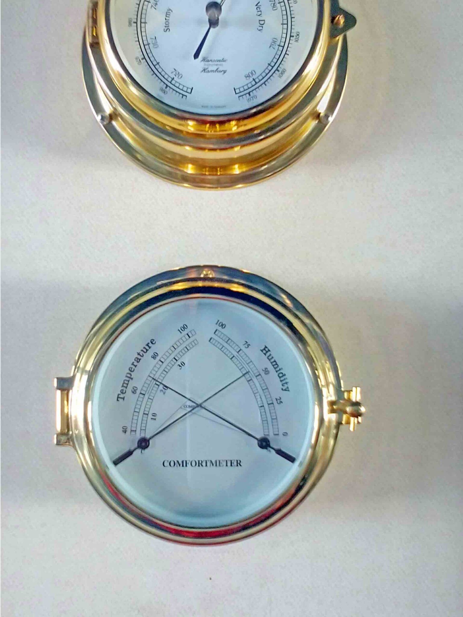 A Comfortmeter and a Barometer inside the bridge of a tanker ship