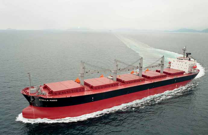 Handymax bulk carrier Stella Maris making a huge course alteration at sea.